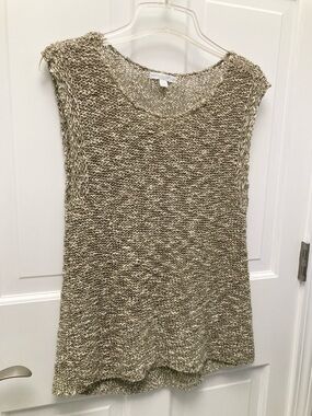 New York & Company Sleeveless Knit Sweater 
Size Small, Olive Green & Cream